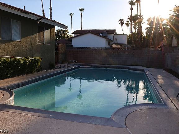 4th image of 3512 Rawhide St