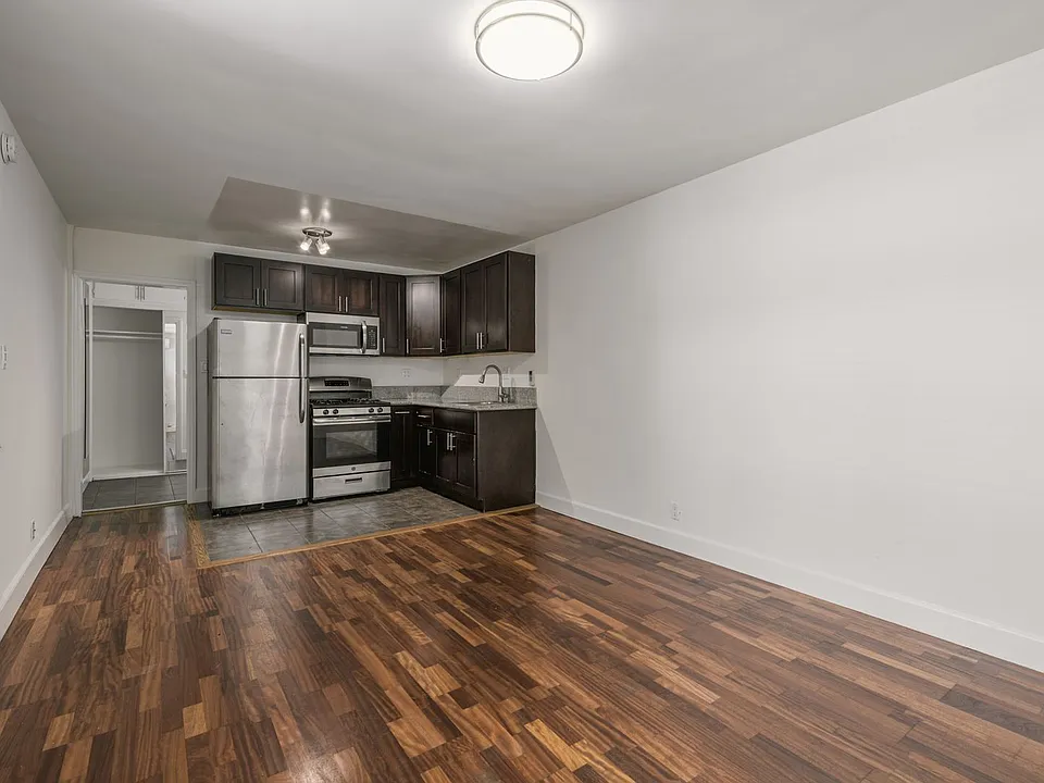 6871 Franklin Ave - Hollywood Cozmo