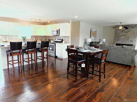 4th image of 236 Ann Dr