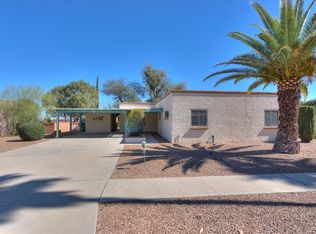 751 S Abrego Dr, Green Valley, AZ 85614