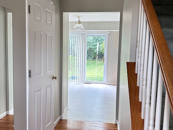 3rd image of 4519 Whitmore Ln