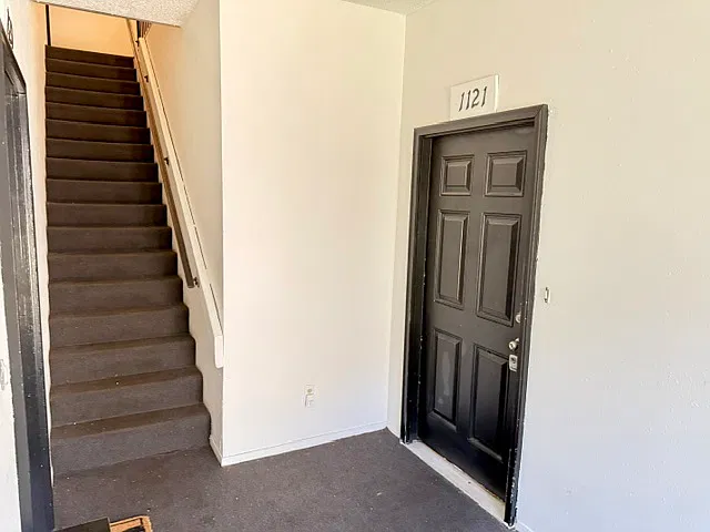 2 bed, 800 sqft, $1,075 — Photo 2