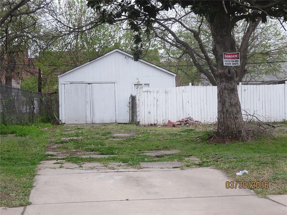 1st image of 922 NE 17th St