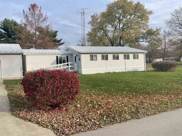 206 E 7th St, West Lebanon, IN 47991