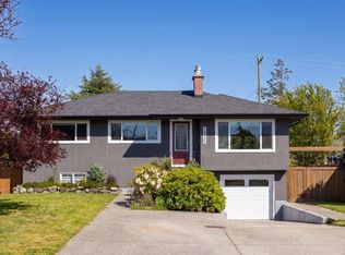 2935 Oriole St, Saanich, BC V8R 2W9
