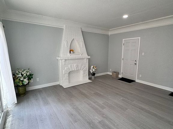 4th image of 234 Lime Ave APT A