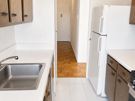 4th image of 200 Locust St #10AHN