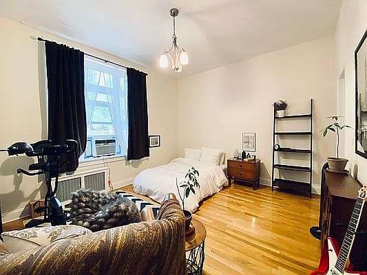 3rd image of 82 Pierrepont St APT 1D