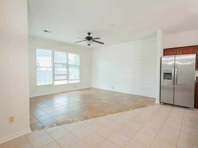 3911 Lighthouse Ln — Photo 8