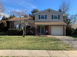 31 Brookfall Rd, Edison, NJ 08817