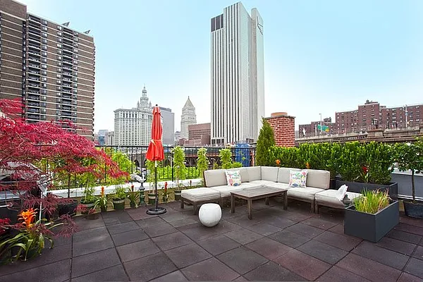 Sold by BLU Real Estate | media 10