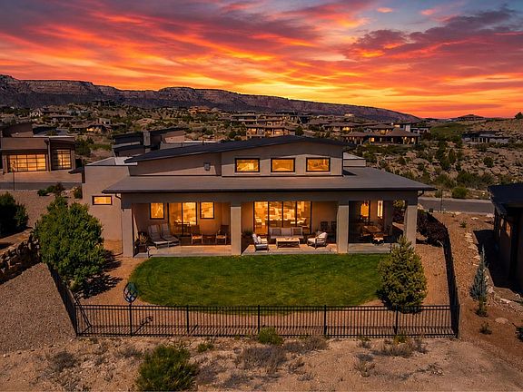 2nd image of 302 Bella Ct