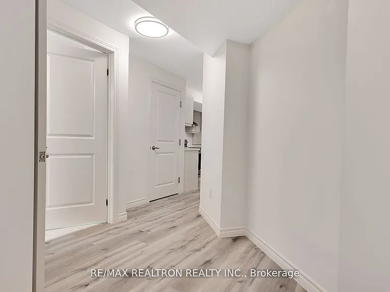 4 Oceanpearl Cres — Photo 11