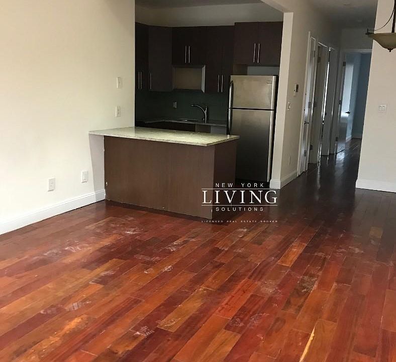 1st image of 2641 2nd St APT 1R