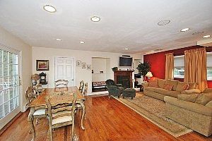 3rd image of 180 Mimosa Dr