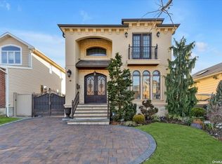154-48 23rd Ave, Whitestone, NY 11357