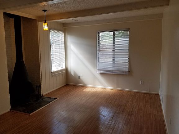 3rd image of 1705 Marine St APT 5