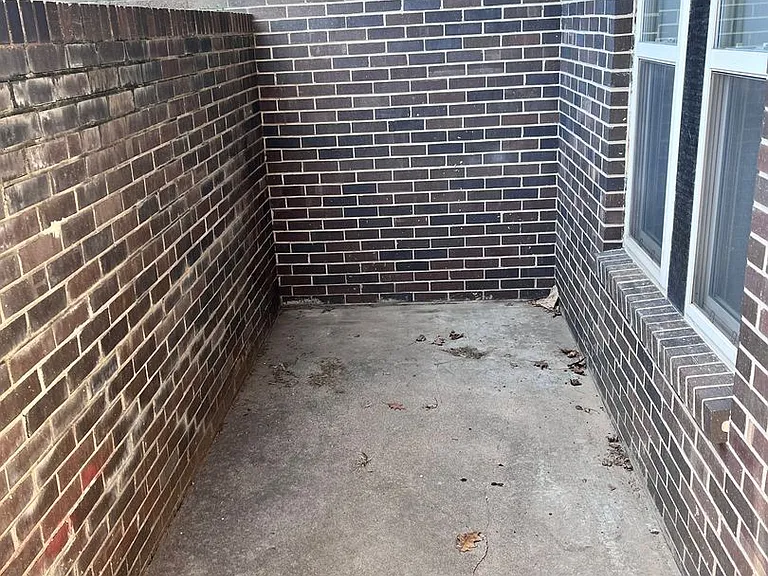 Bristol Square Apartments — Photo 68