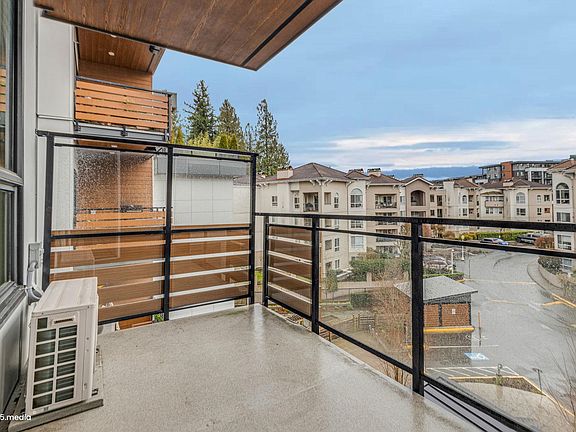 3rd image of 3182 Gladwin Rd #416