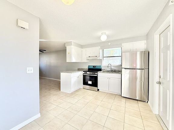 5th image of 3407 Palm Dr #1