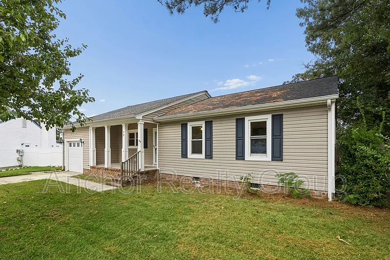 3 bed, 2.0 bath, 1377 sqft, $2,250 — Photo 4