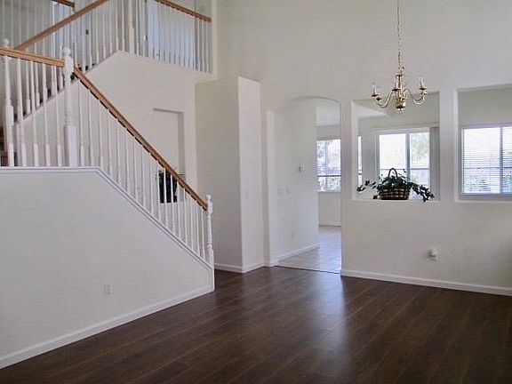 4th image of 229 Ainger Cir