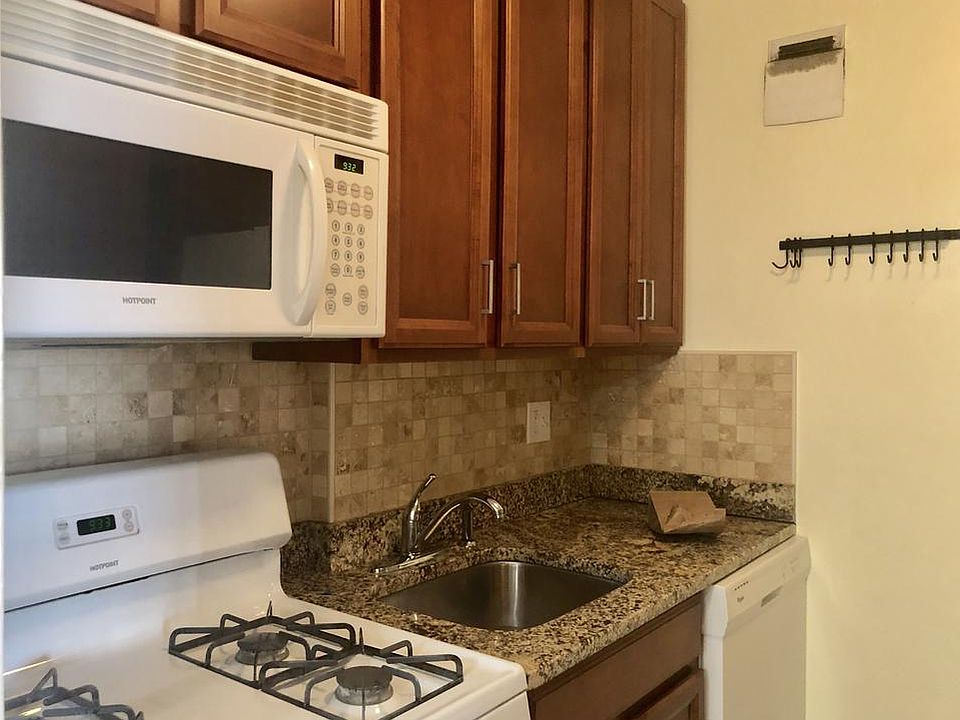 1st image of 1931 N Cleveland St APT 511