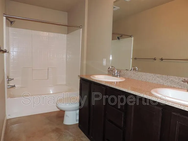 767B E Ridge Blvd — Photo 12