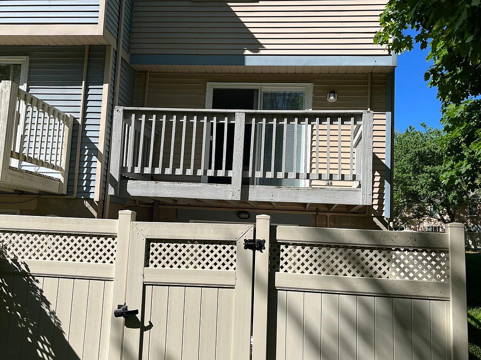 2nd image of 3844 Lake Run Blvd