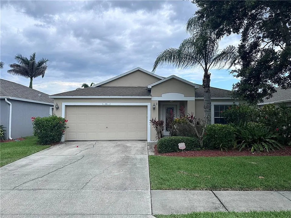 824 Greenleaf Cir