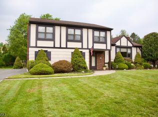 15 Tuscan Pl, East Hanover, NJ 07936