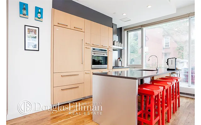 Sold by Douglas Elliman | media 32