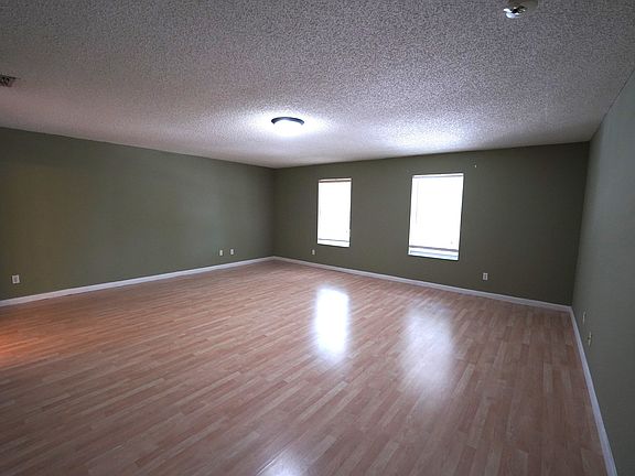 5th image of 2007 Country Brook Ave