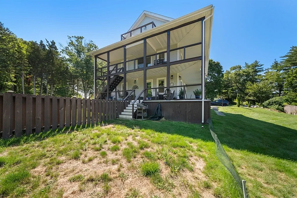 2 bed, 2.5 bath, 1444 sqft, $5,000 — Photo 2