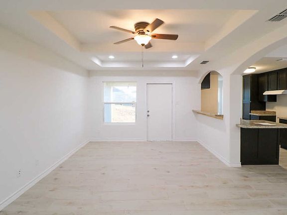 3rd image of 1619 Doctora Eve Perez Ln