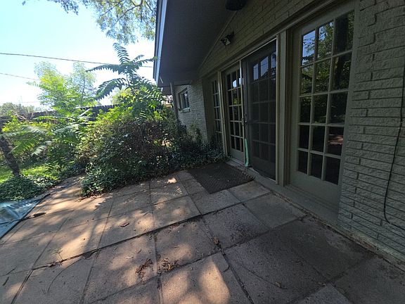 3rd image of 4643 Fern Ave