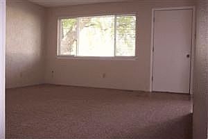 5th image of 2104 Pleasanton St