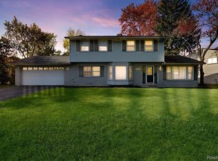 16554 Concord Dr, Clinton Township, MI 48035