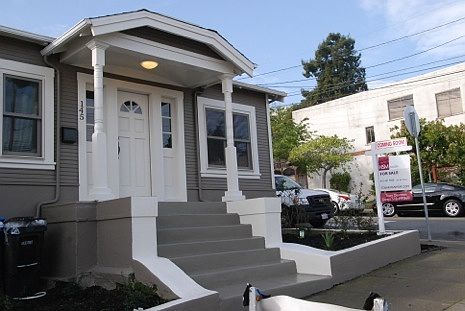 1st image of 145 Lakeview Ave