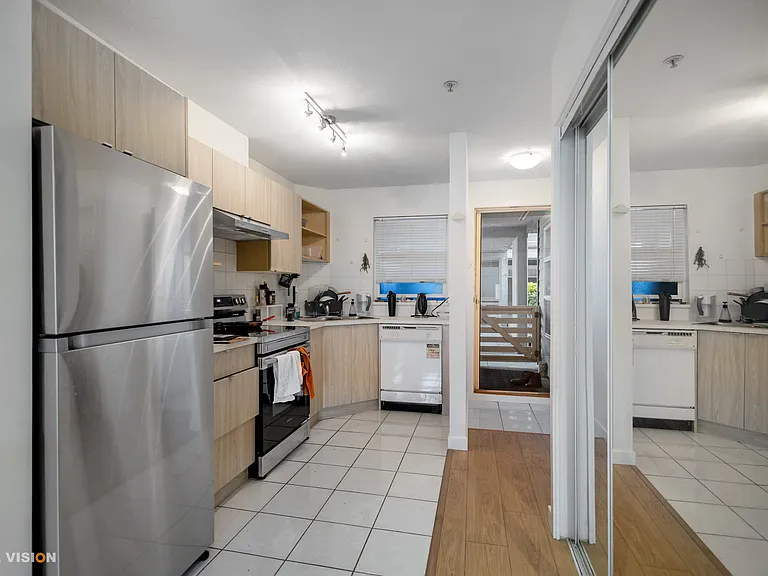2238 Kingsway #226 — Photo 3