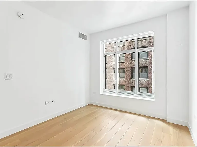 115 E 55th St #10C — Photo 6