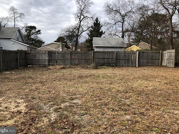 3rd image of 115 Greenwood Ave