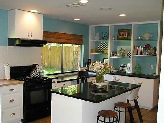 5th image of 4707 Woodside Dr