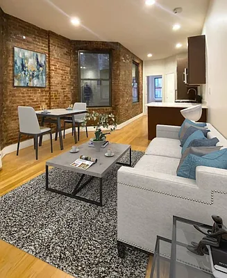 Rented by Mossanen Group | media 11