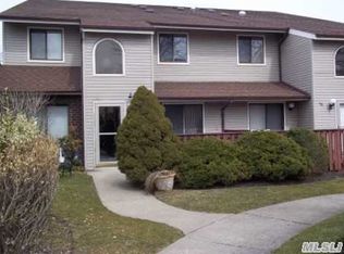 734 Hilltop Ct, Coram, NY 11727