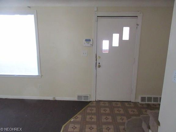 3rd image of 3553 Trent Ave