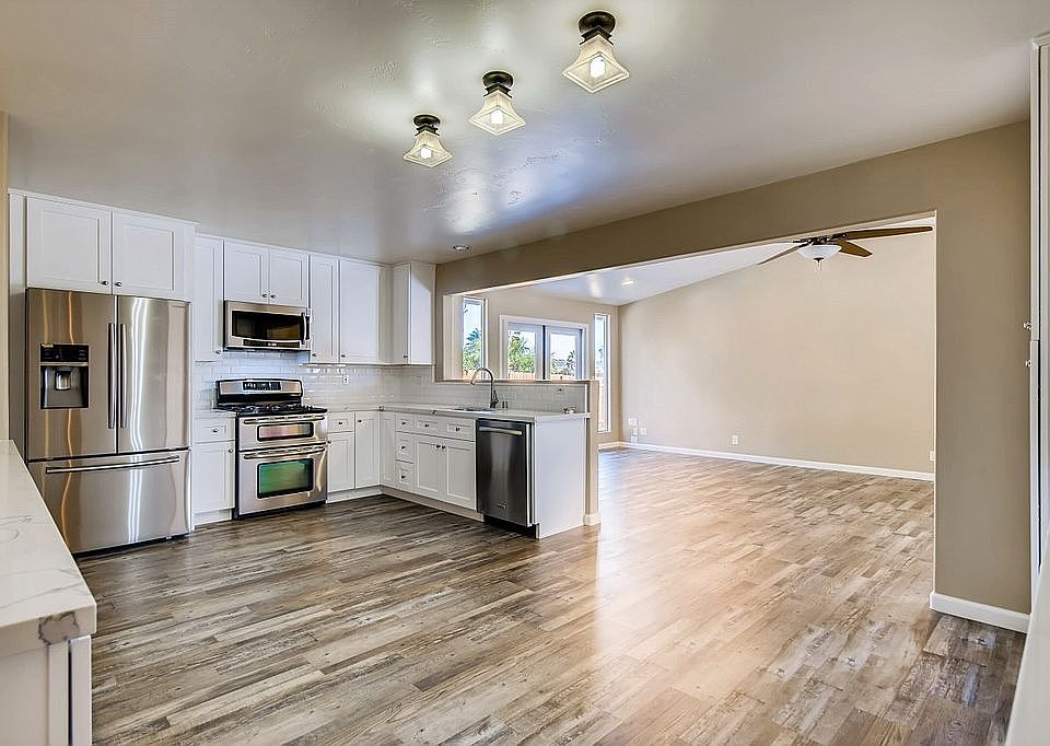 1st image of 10201 Sissi Ln