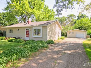 2203 Country Ln, McHenry, IL 60051