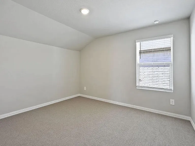 707 Hemingway Ln — Photo 12