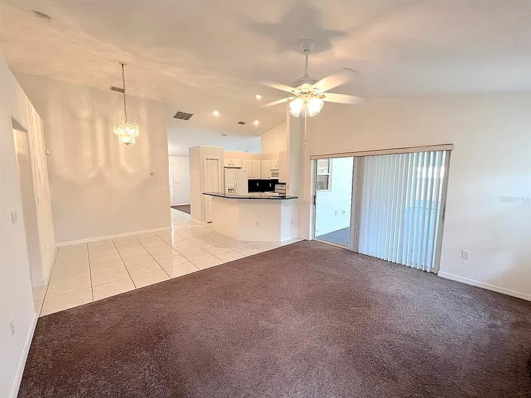 106 Point Of Woods Dr — Photo 14